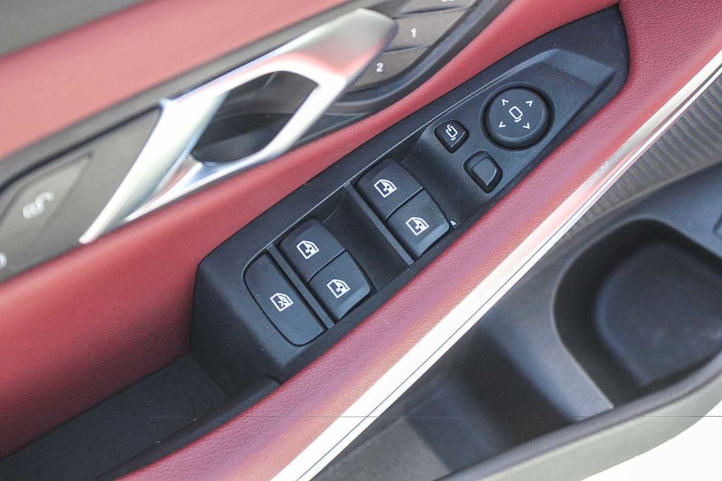 Thumbnail: 2024 BMW 3 Series - 25
