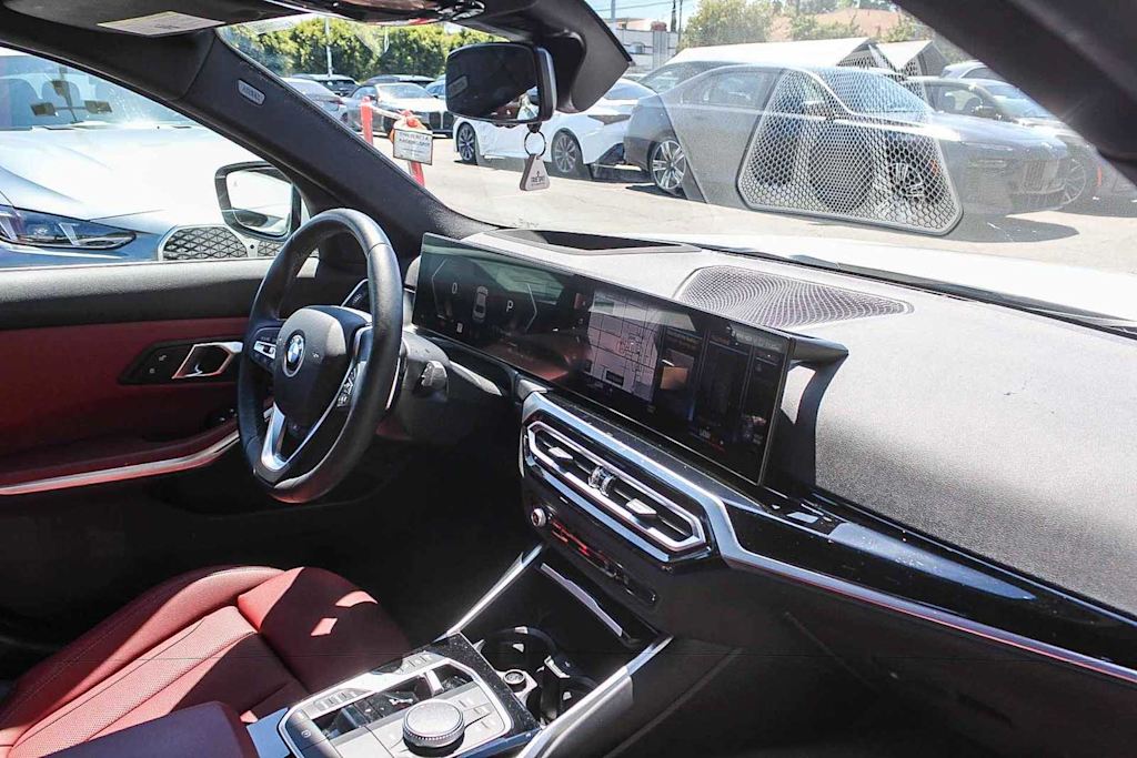 Thumbnail: 2024 BMW 3 Series - 12