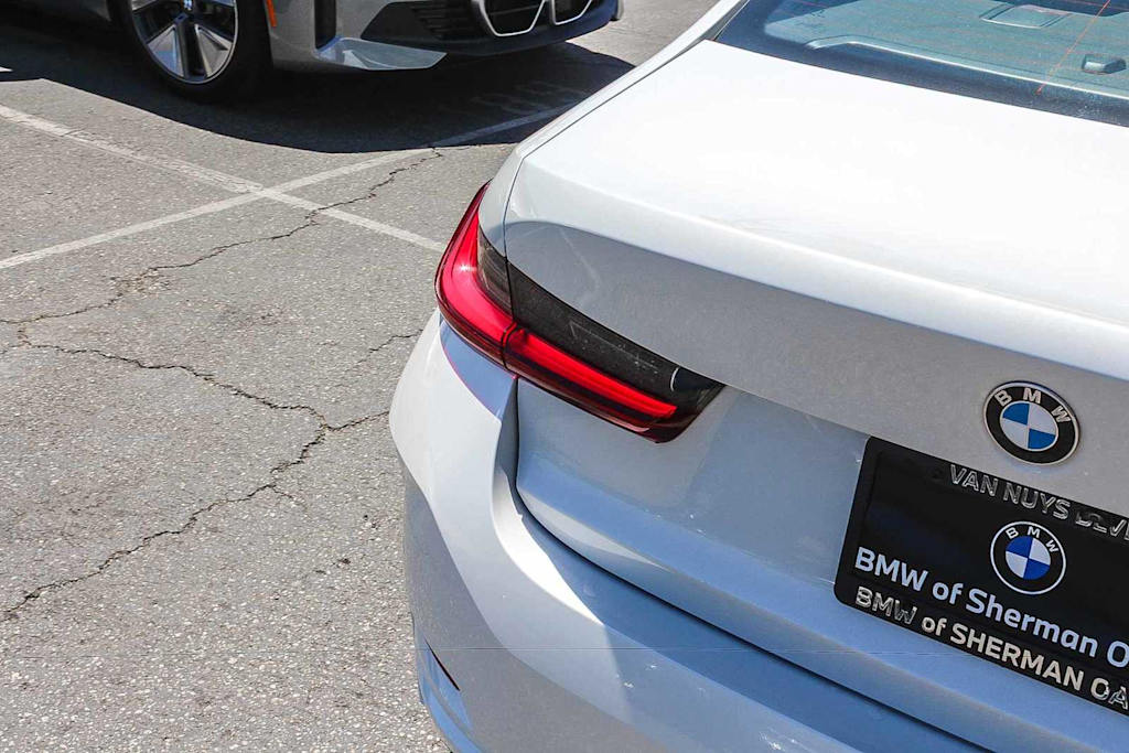 Thumbnail: 2024 BMW 3 Series - 21