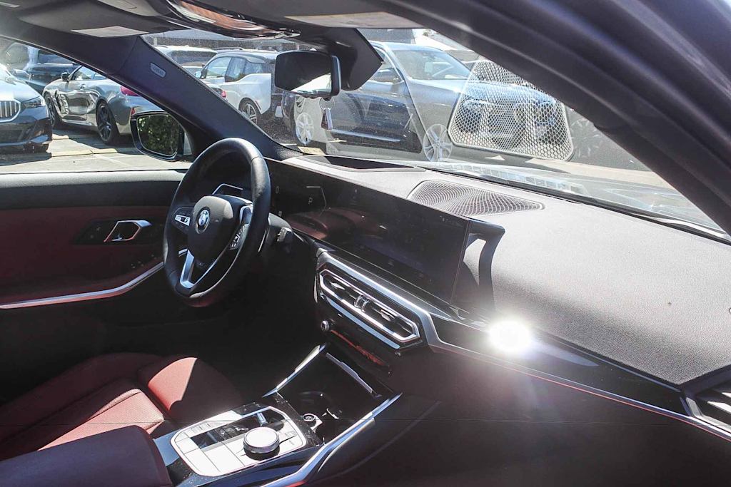 Thumbnail: 2024 BMW 3 Series - 11