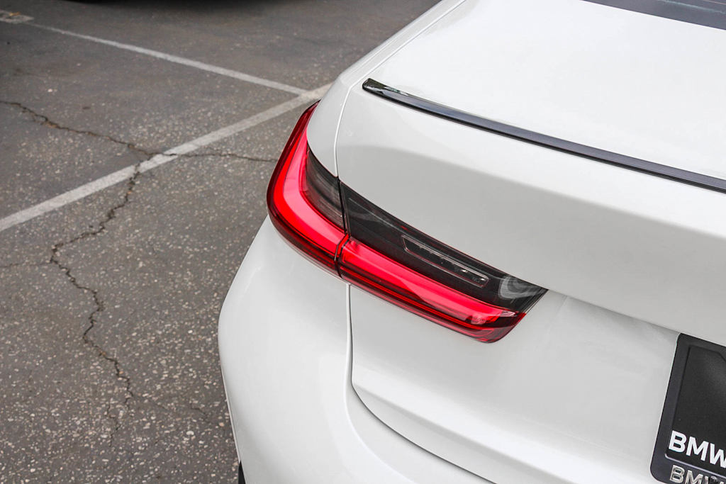 Thumbnail: 2023 BMW 3 Series - 21