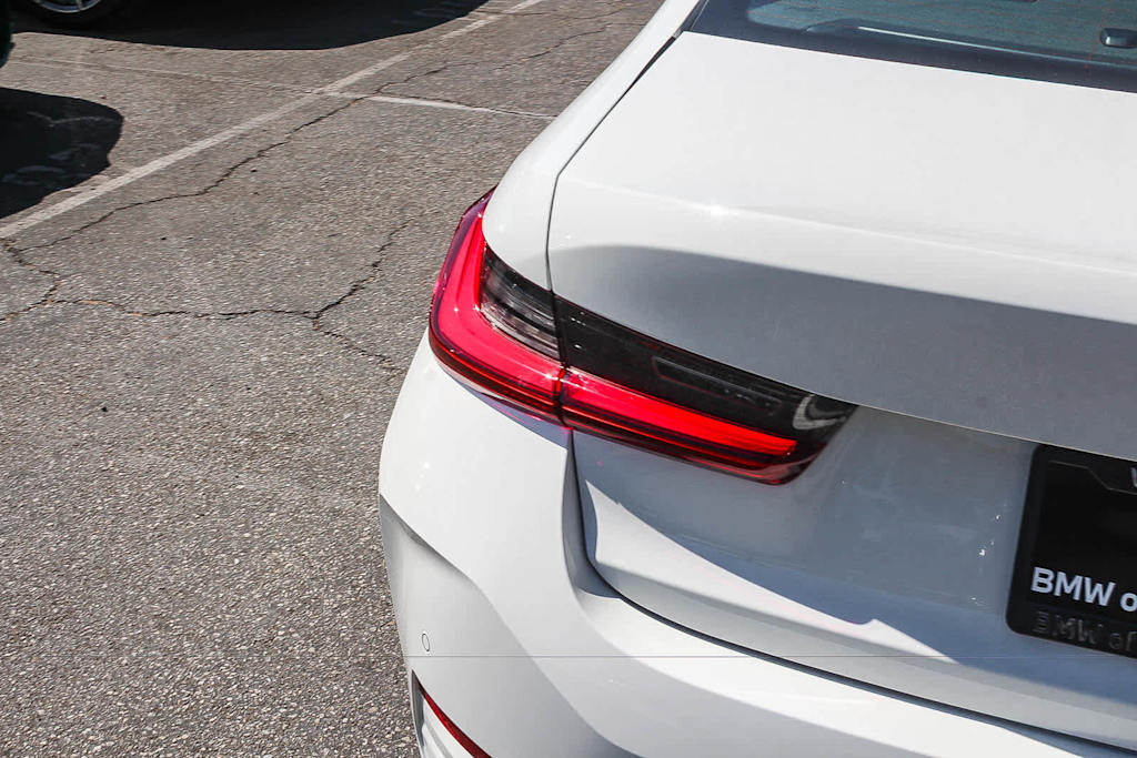 Thumbnail: 2023 BMW 3 Series - 20