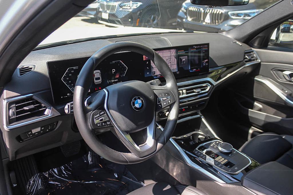 Thumbnail: 2023 BMW 3 Series - 12