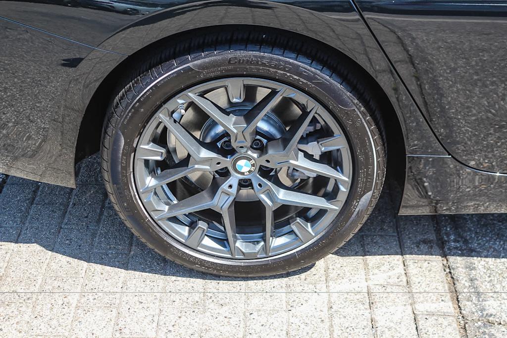 Thumbnail: 2026 BMW 3 Series - 7