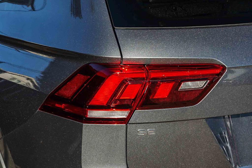 Thumbnail: 2022 Volkswagen Tiguan - 19