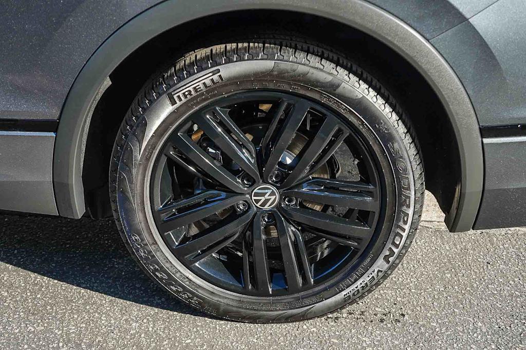 Thumbnail: 2022 Volkswagen Tiguan - 21