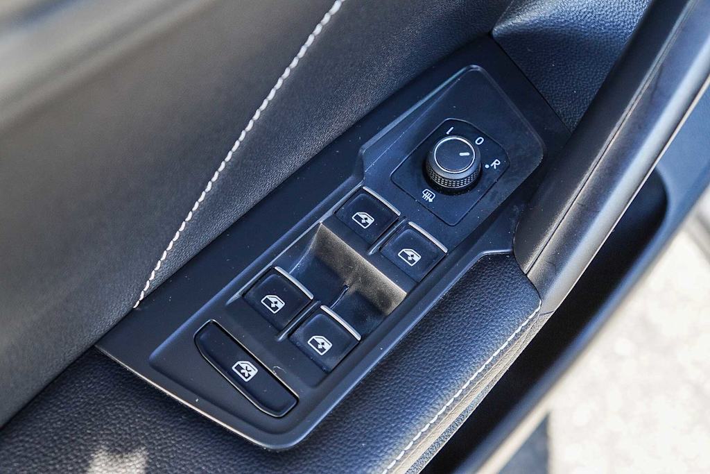 Thumbnail: 2022 Volkswagen Tiguan - 26