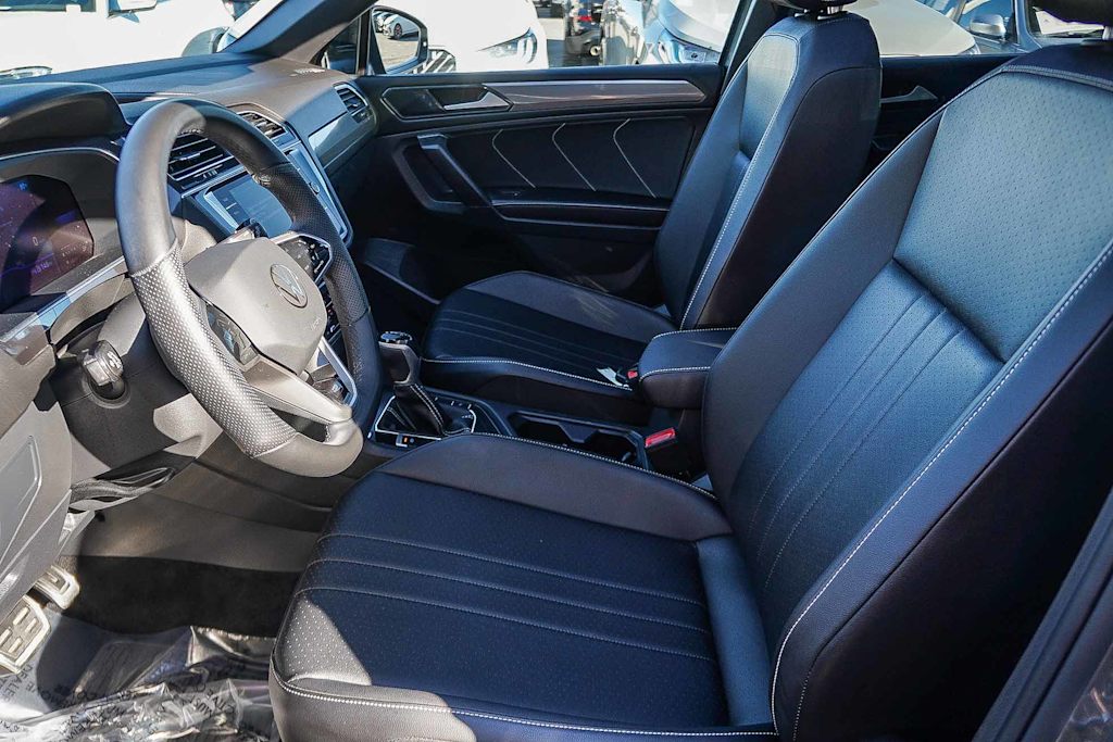 Thumbnail: 2022 Volkswagen Tiguan - 11