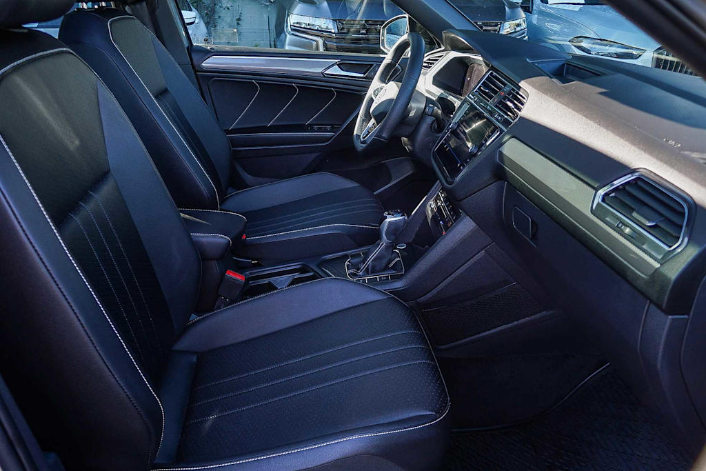 Thumbnail: 2022 Volkswagen Tiguan - 10