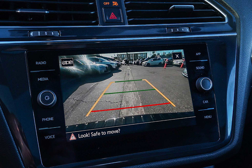 Thumbnail: 2022 Volkswagen Tiguan - 30