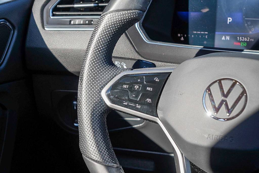 Thumbnail: 2022 Volkswagen Tiguan - 14