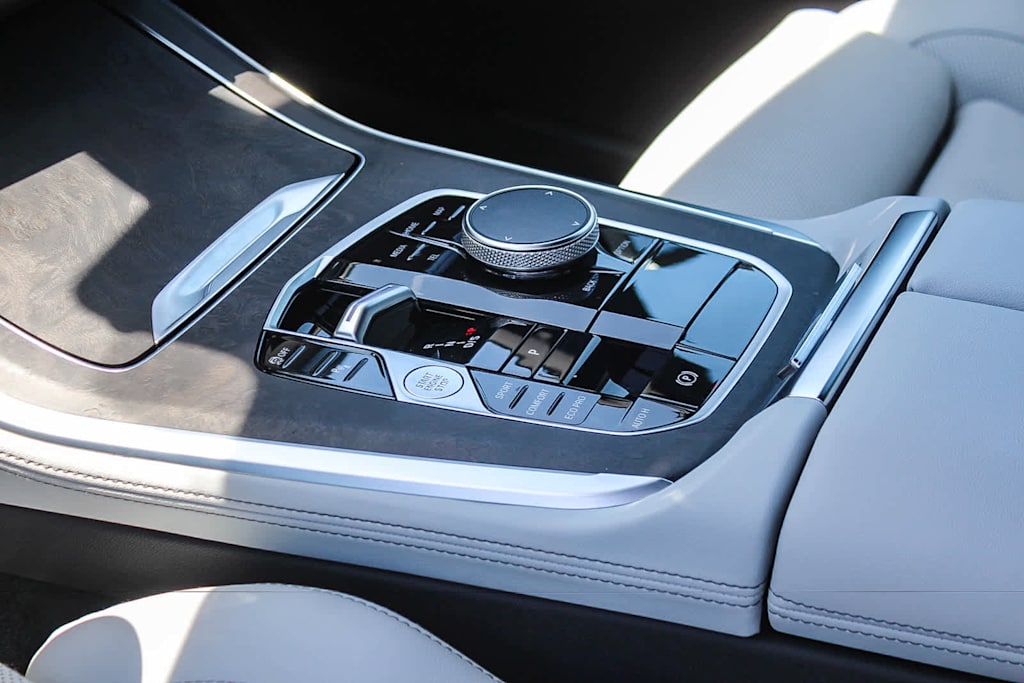 Thumbnail: 2026 BMW X5 - 14