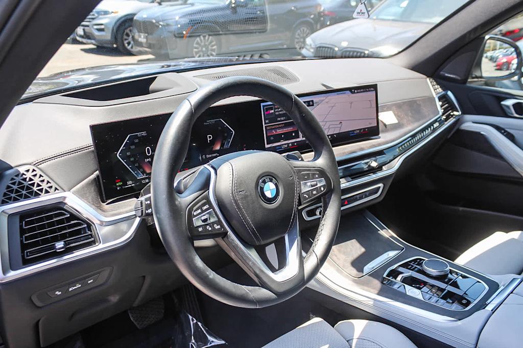 Thumbnail: 2026 BMW X5 - 12