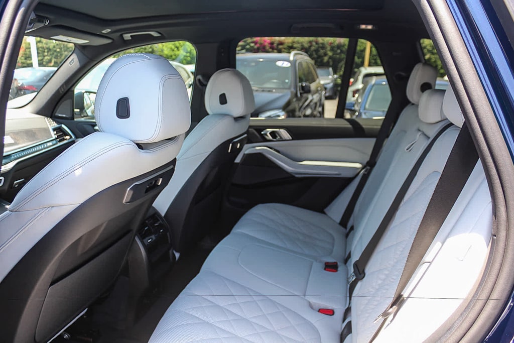Thumbnail: 2026 BMW X5 - 10