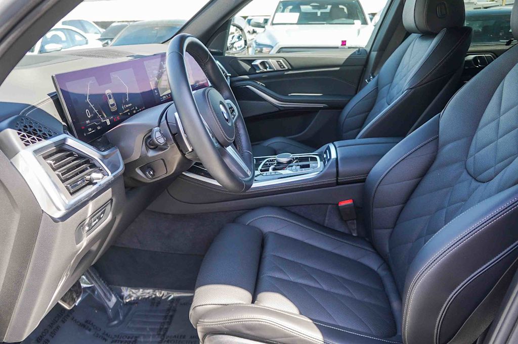 Thumbnail: 2026 BMW X5 - 11