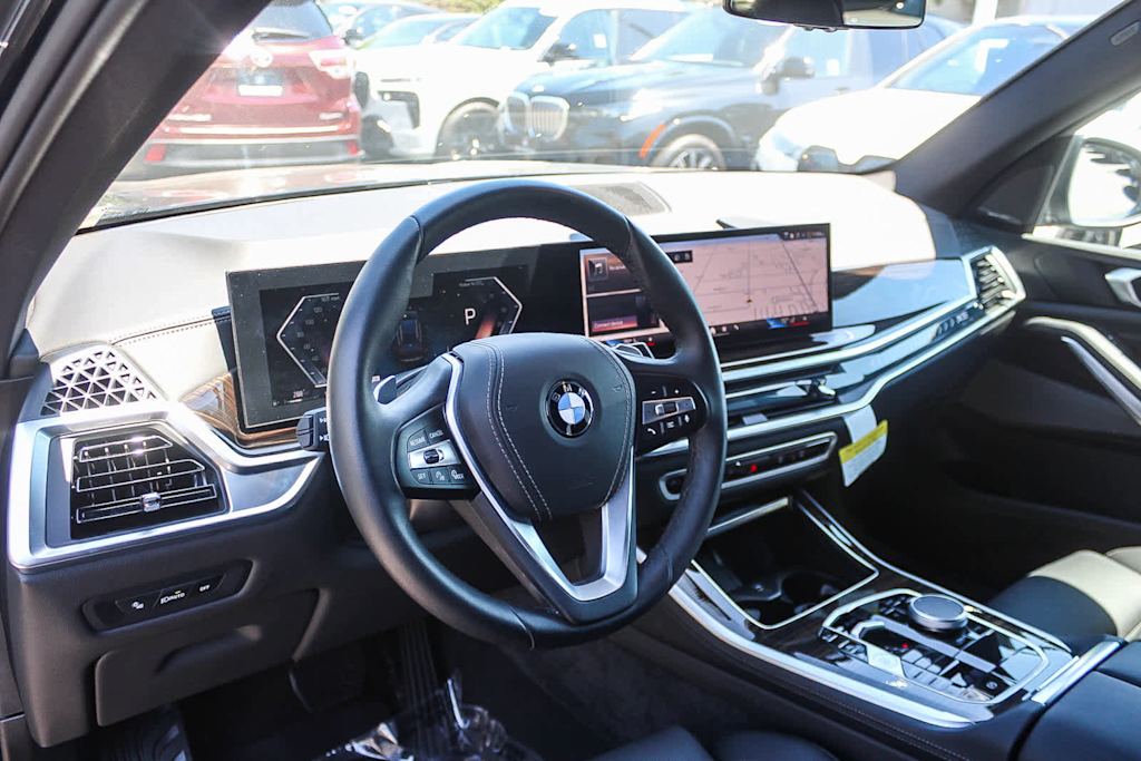 Thumbnail: 2026 BMW X5 - 13