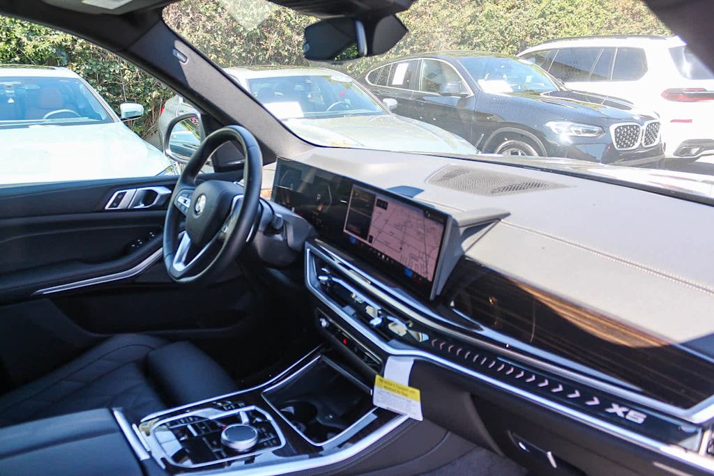 Thumbnail: 2026 BMW X5 - 12