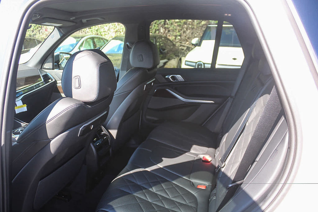 Thumbnail: 2026 BMW X5 - 9