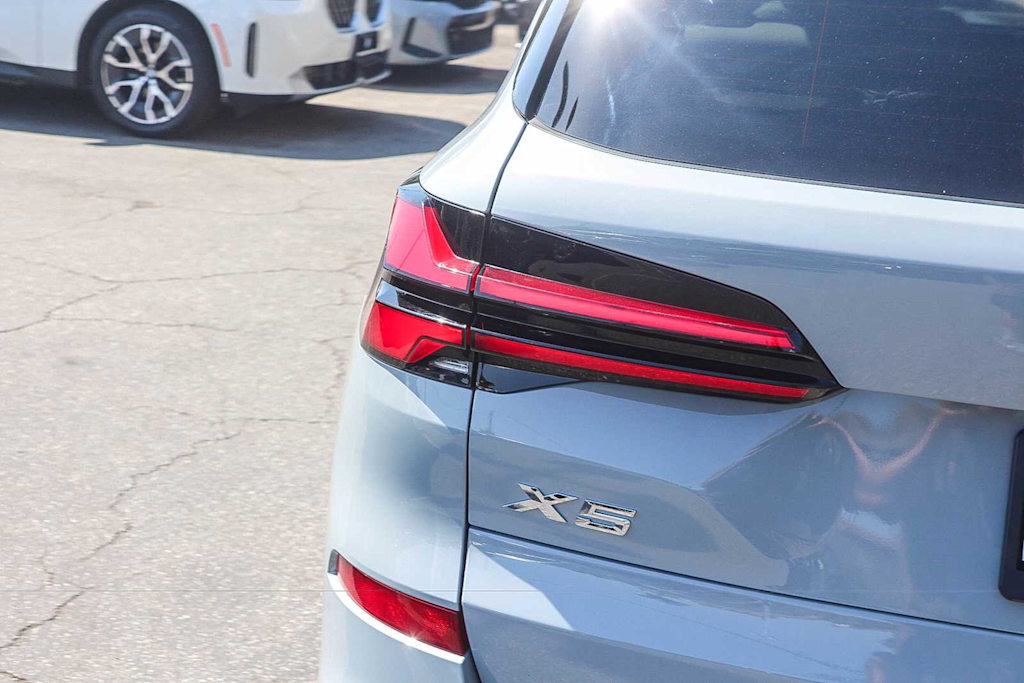 Thumbnail: 2025 BMW X5 - 20