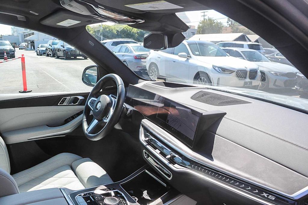 Thumbnail: 2025 BMW X5 - 11