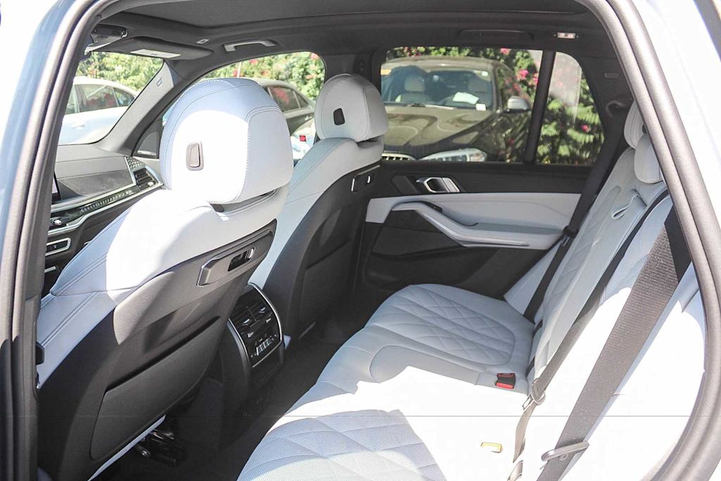 Thumbnail: 2025 BMW X5 - 10