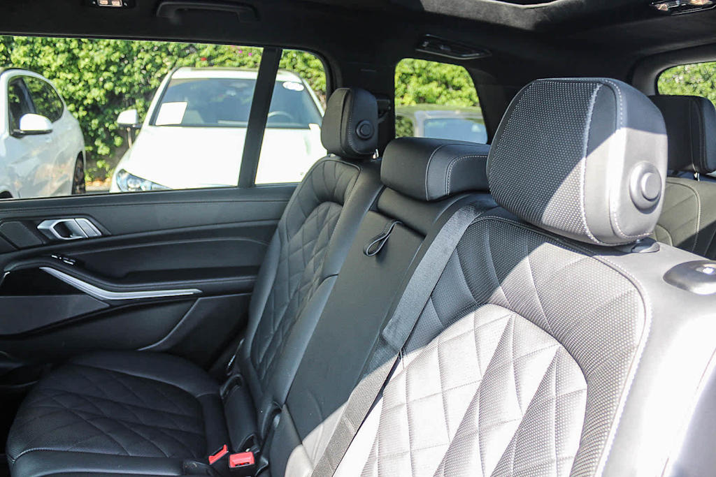 Thumbnail: 2024 BMW X7 - 11