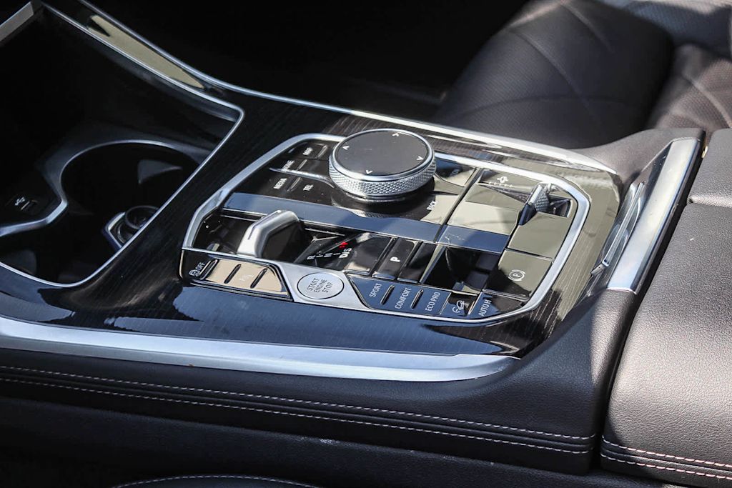 Thumbnail: 2024 BMW X7 - 15