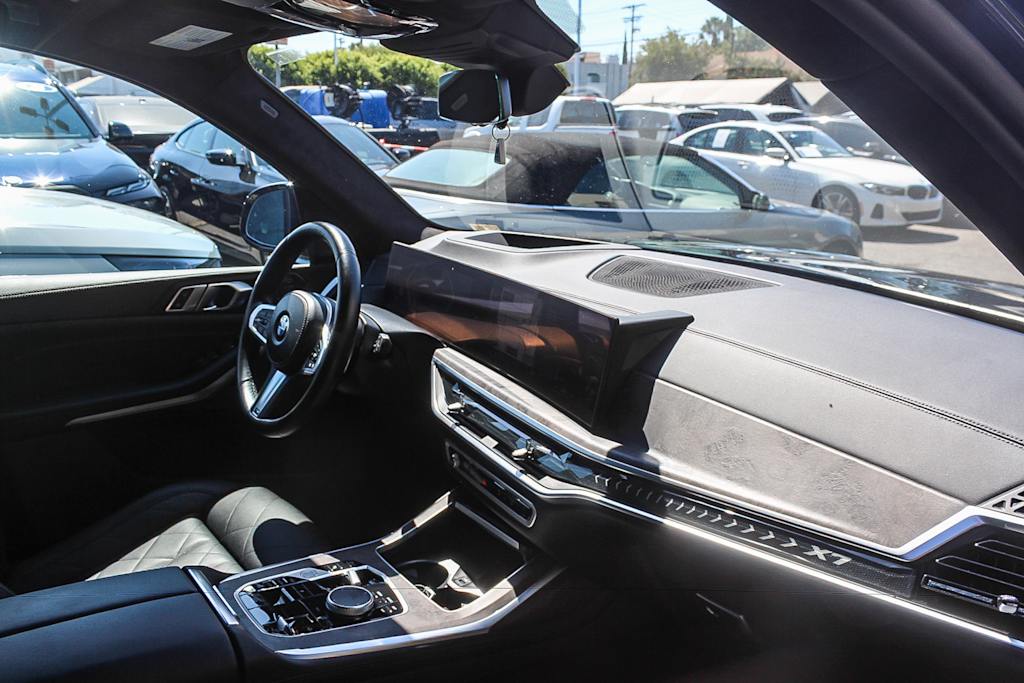 Thumbnail: 2023 BMW X7 - 11
