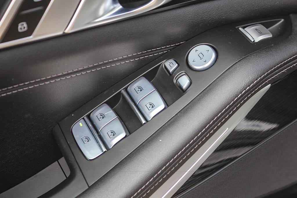 Thumbnail: 2024 BMW X7 - 24