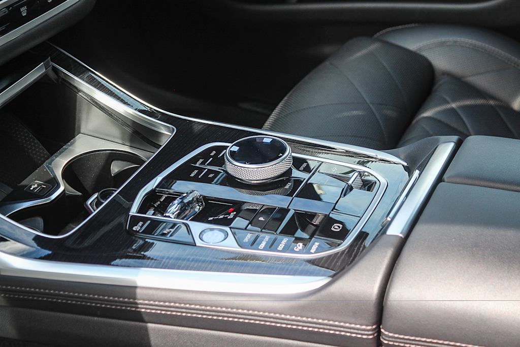 Thumbnail: 2024 BMW X7 - 14