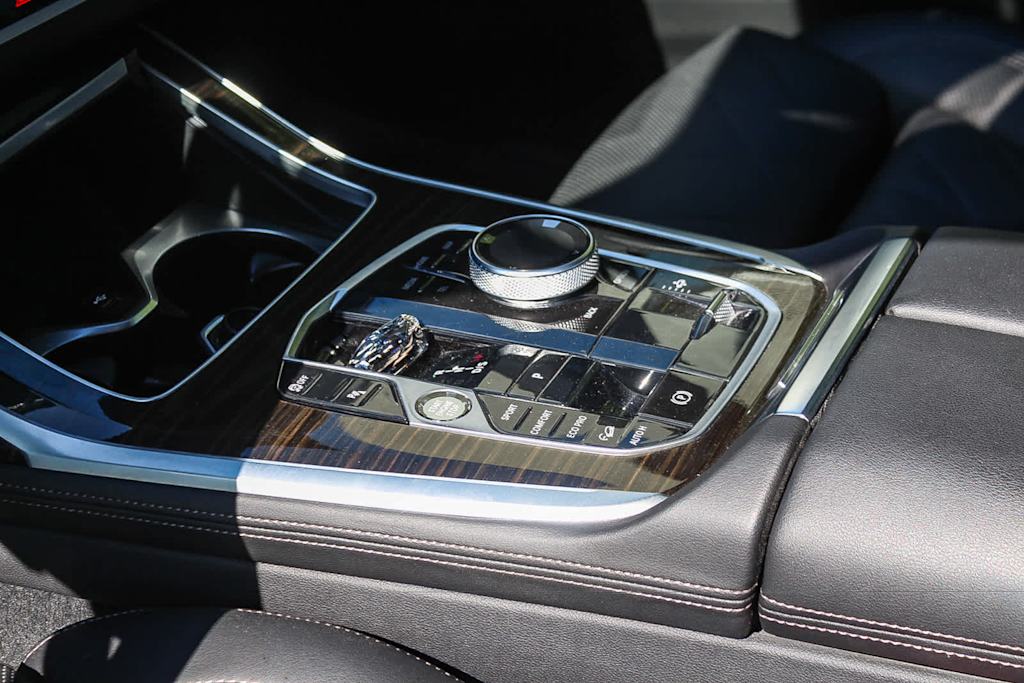 Thumbnail: 2024 BMW X7 - 14