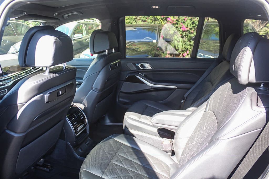 Thumbnail: 2024 BMW X7 - 10