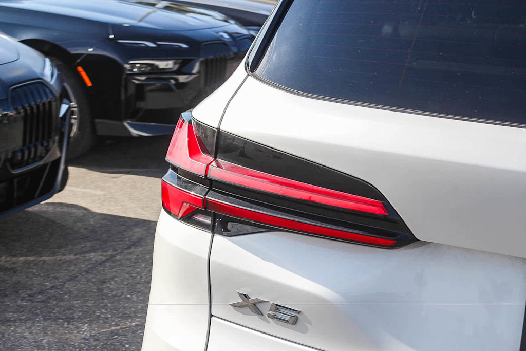 Thumbnail: 2024 BMW X5 - 21