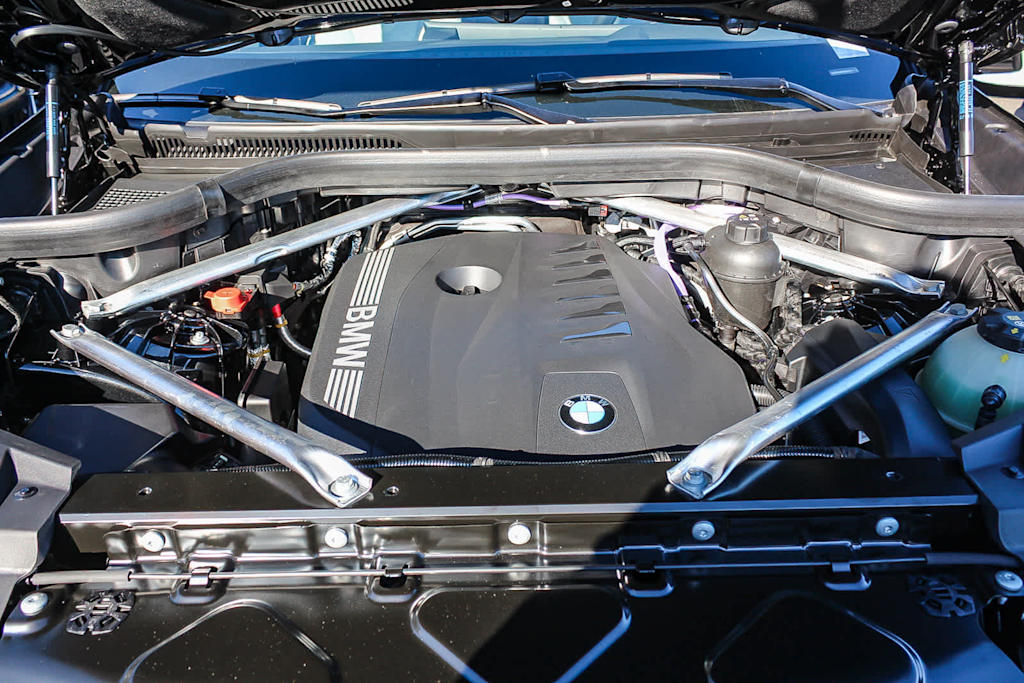 Thumbnail: 2026 BMW X5 - 6