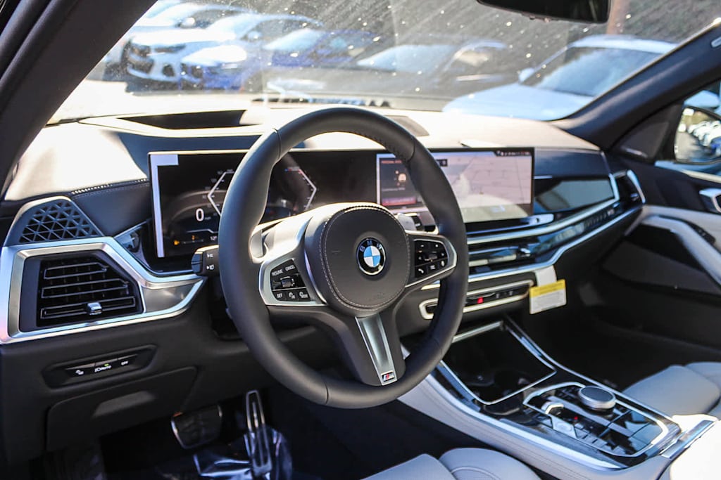 Thumbnail: 2026 BMW X5 - 11
