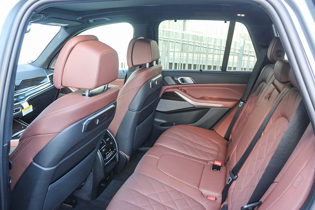 Thumbnail: 2026 BMW X5 - 11