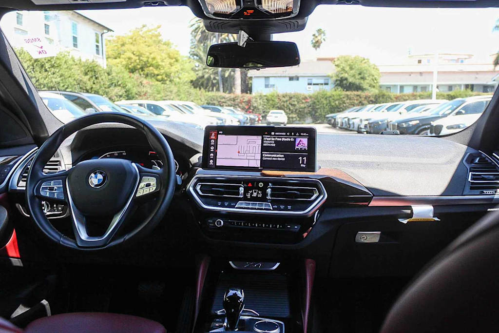 Thumbnail: 2023 BMW X4 - 2