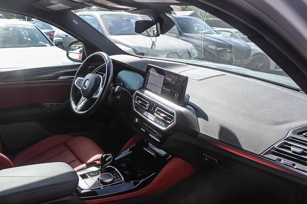 Thumbnail: 2023 BMW X4 - 11