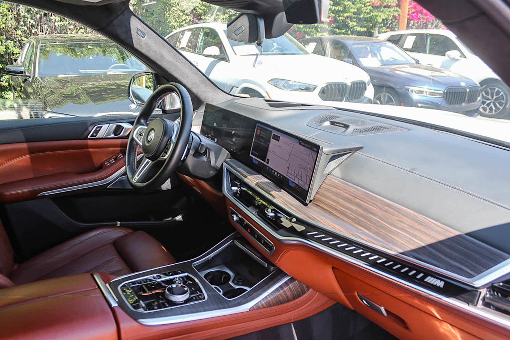 Thumbnail: 2024 BMW X7 - 12
