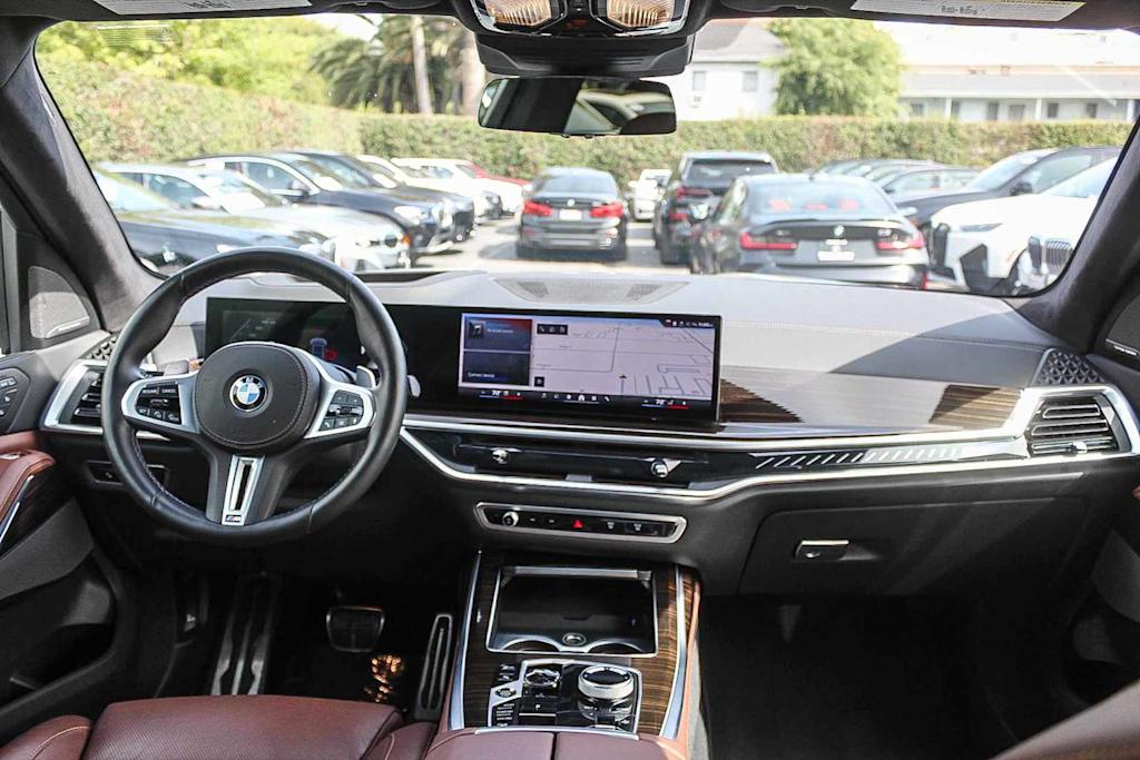 Thumbnail: 2025 BMW X7 - 2