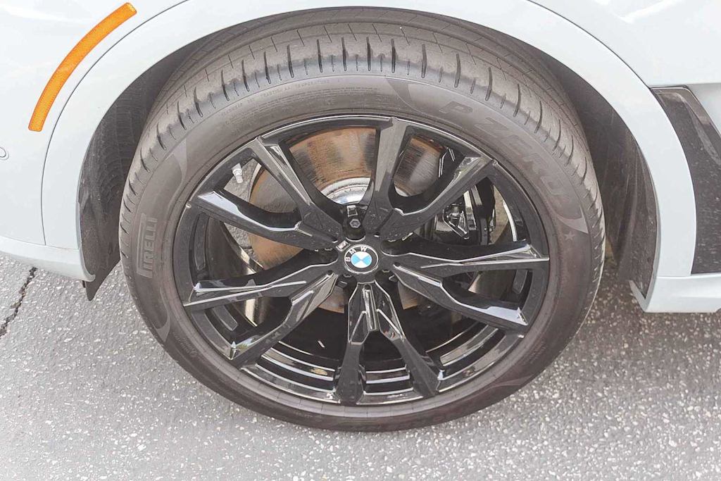 Thumbnail: 2025 BMW X7 - 21