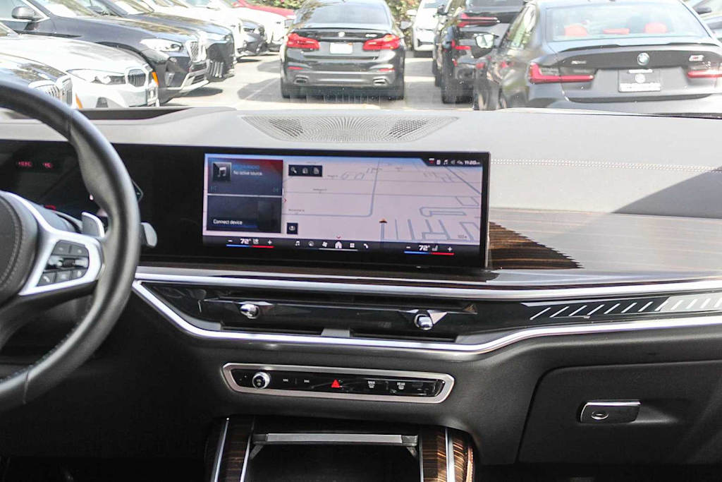Thumbnail: 2025 BMW X7 - 14