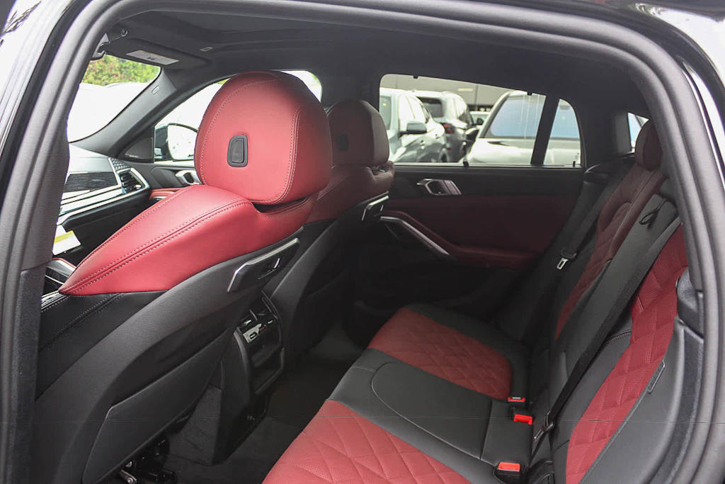 Thumbnail: 2027 BMW X6 - 9