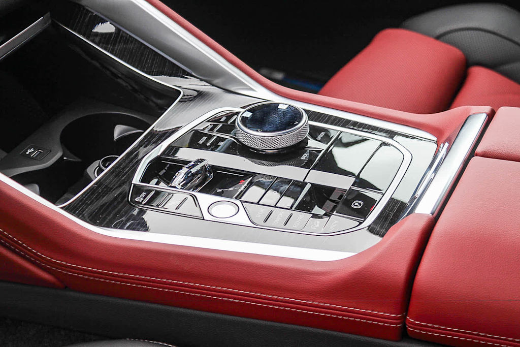 Thumbnail: 2027 BMW X6 - 13