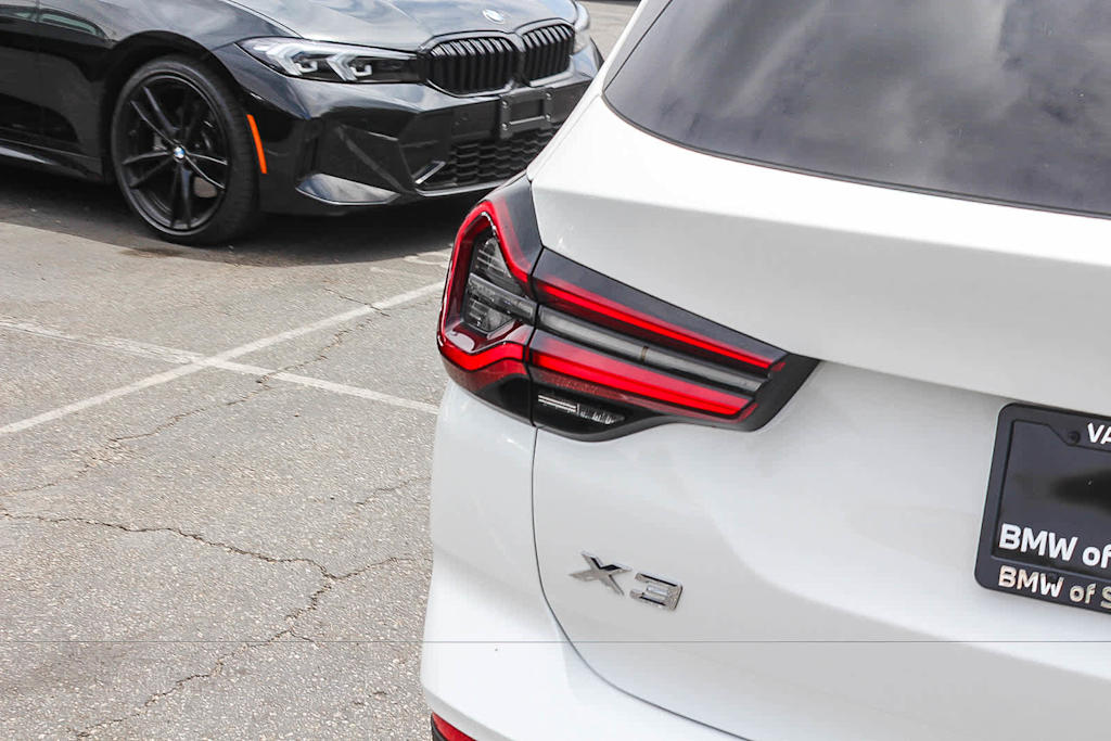Thumbnail: 2023 BMW X3 - 20
