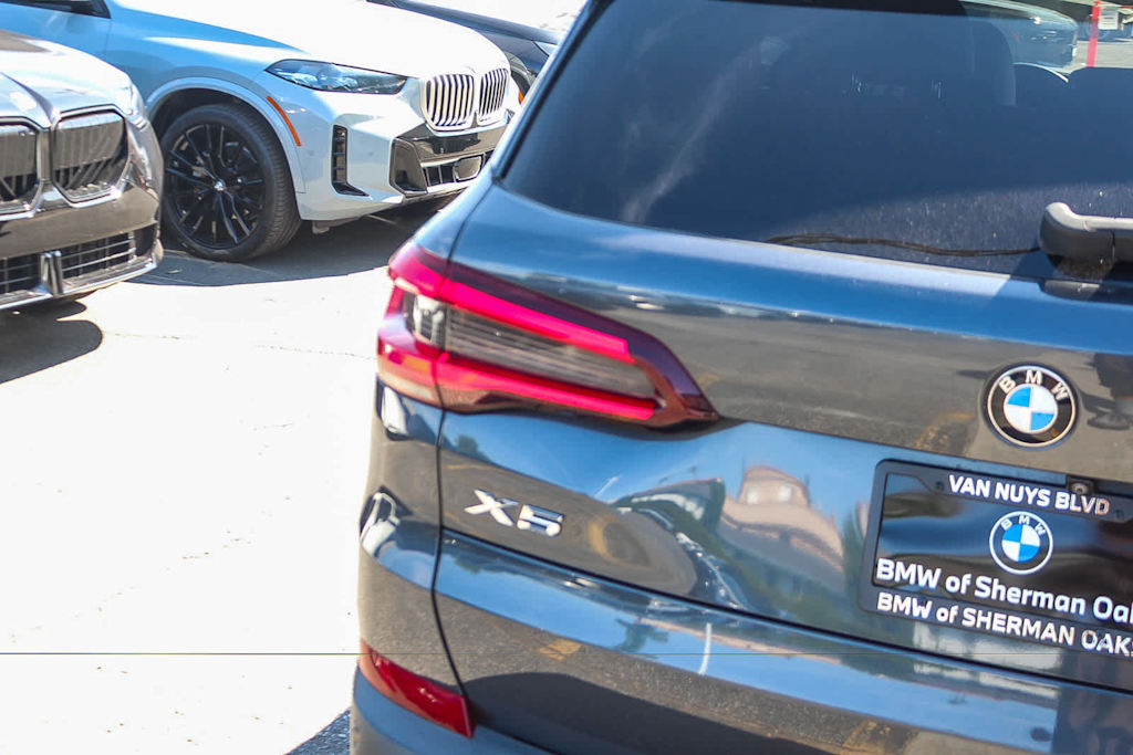 Thumbnail: 2022 BMW X5 - 20