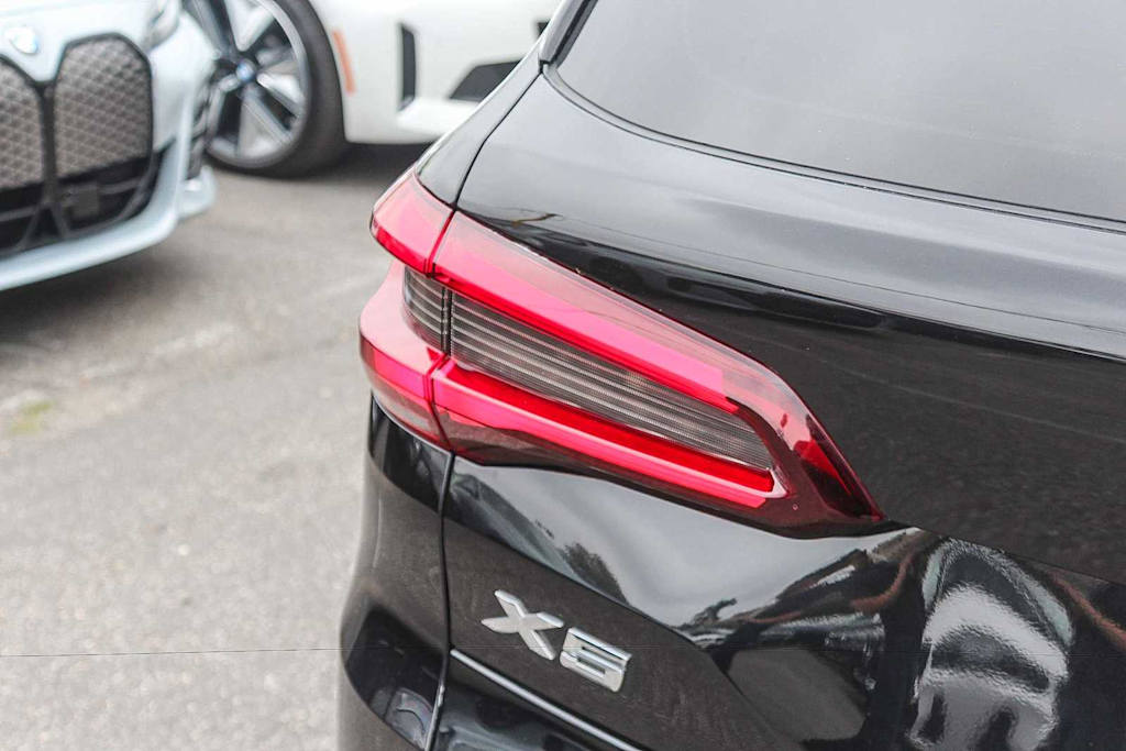 Thumbnail: 2022 BMW X5 - 20