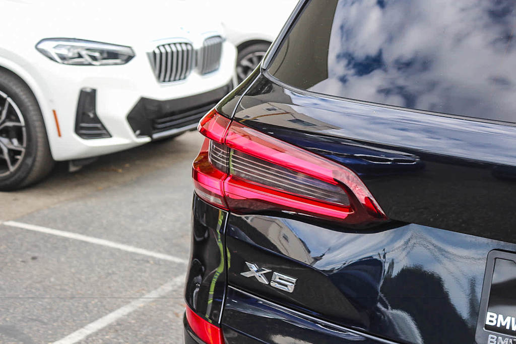 Thumbnail: 2023 BMW X5 - 21