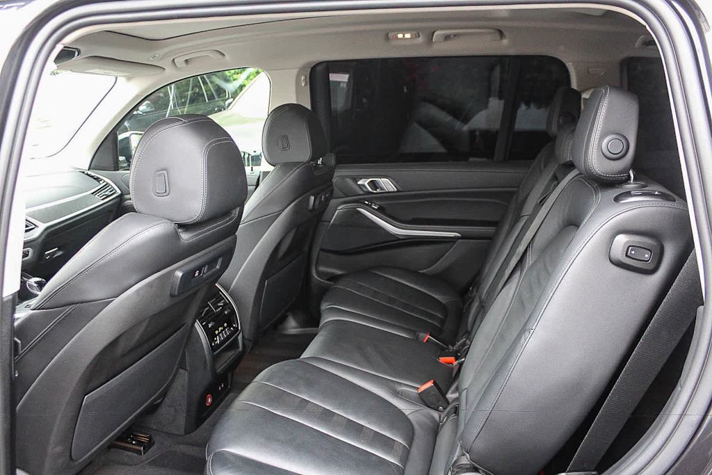 Thumbnail: 2022 BMW X7 - 10