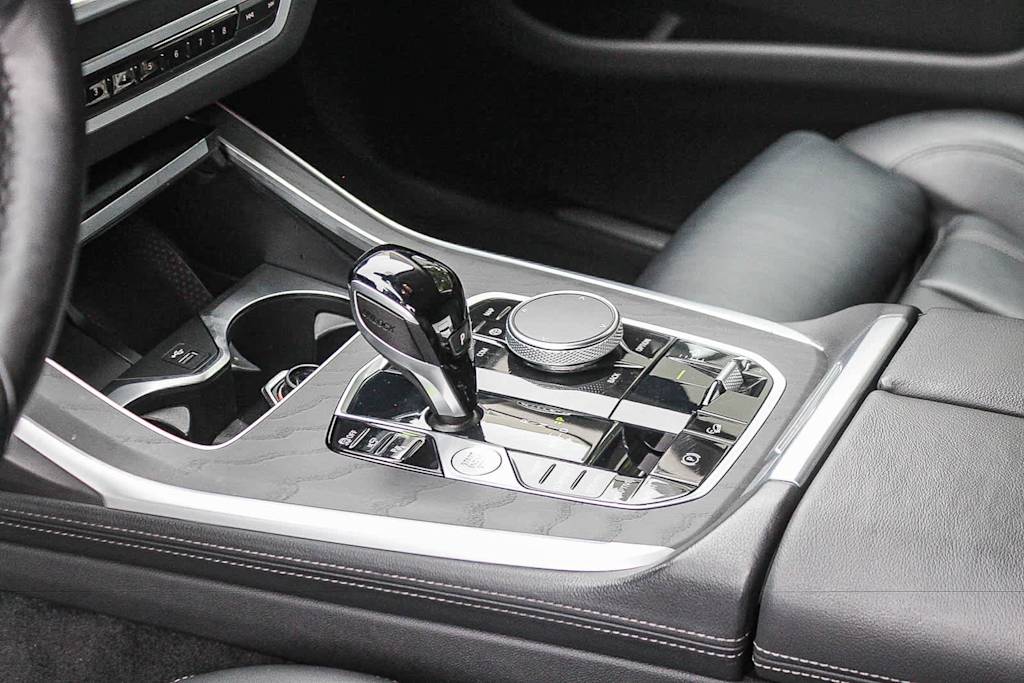 Thumbnail: 2022 BMW X7 - 14